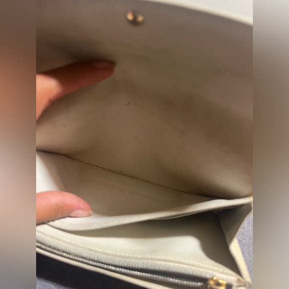 Authentic Louis Vuitton Noisette Monogram Vernis Sarah Wallet - Picture 14 of 16